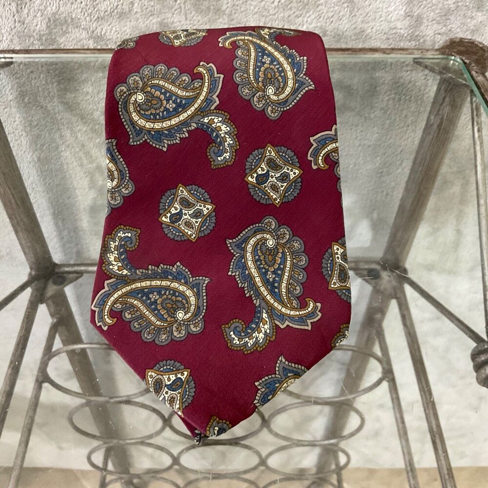 Oscar De La Renta Couture Collection 100% Imported Silk Neck Tie Paisley Print